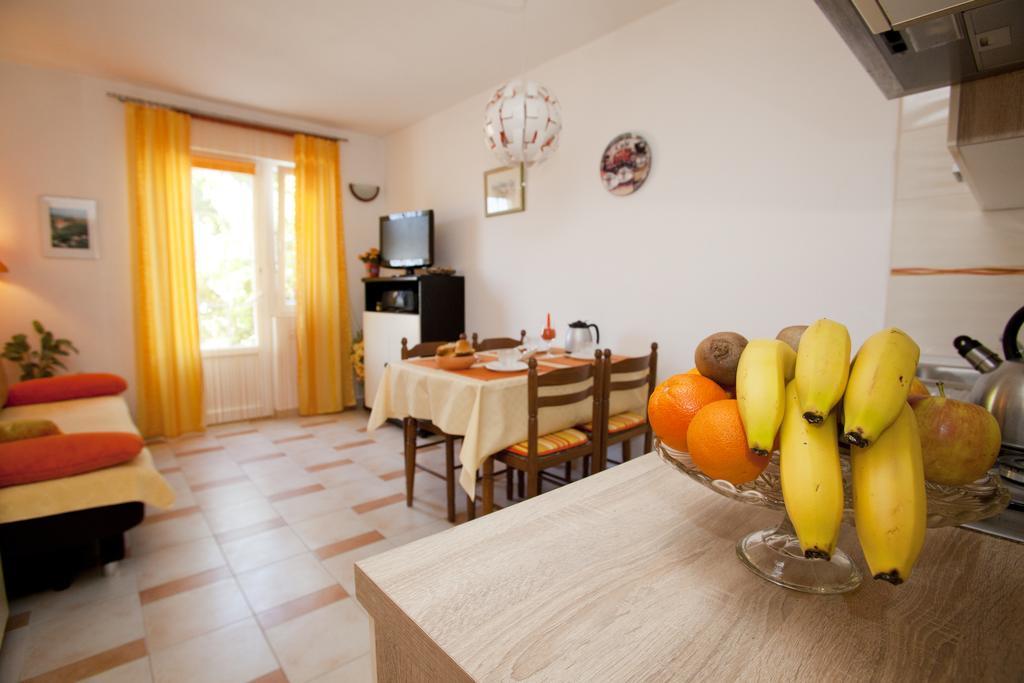 Apartments Marija Vrbnik  Luaran gambar