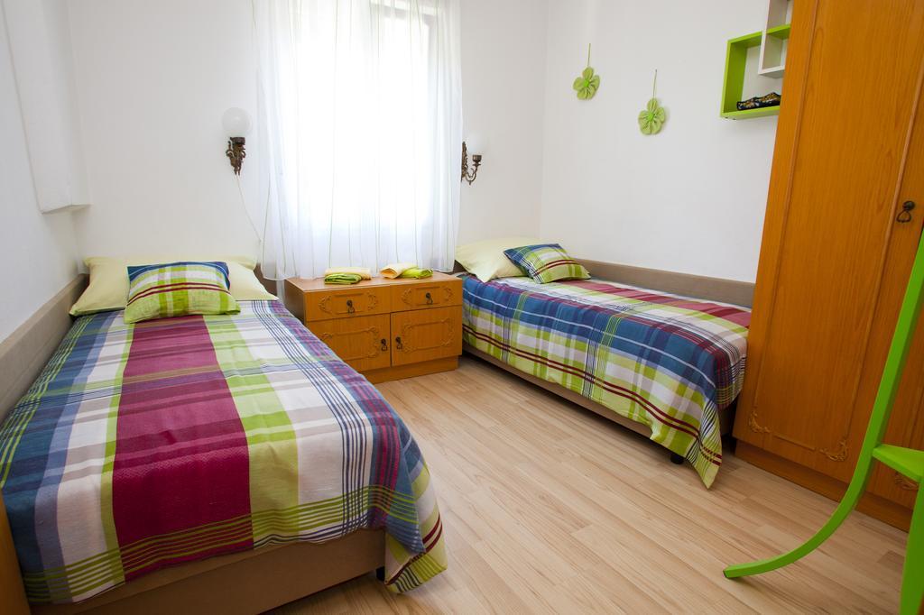 Apartments Marija Vrbnik  Luaran gambar