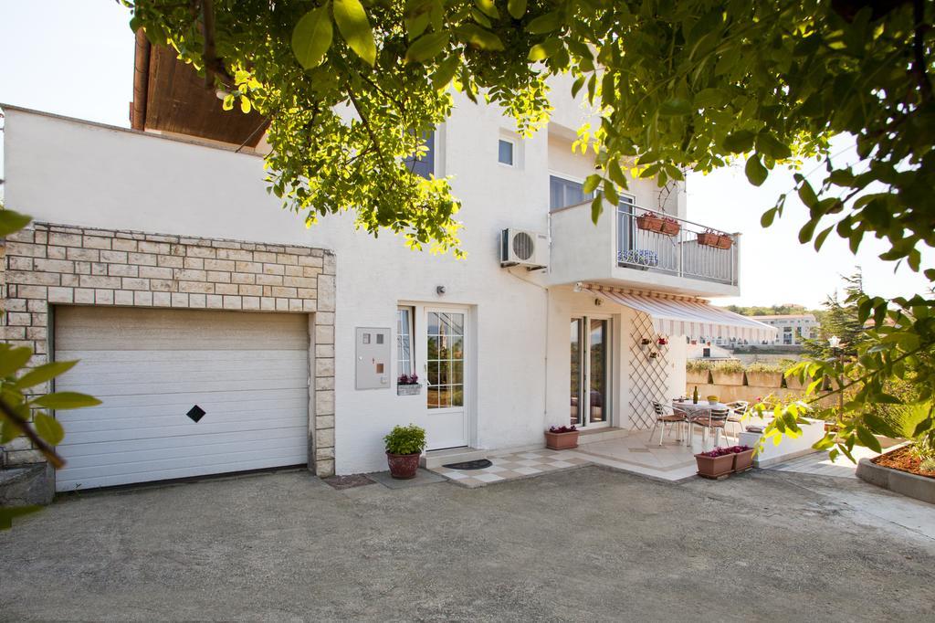 Apartments Marija Vrbnik  Luaran gambar